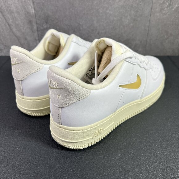 Nike Air Force 1 '07 LX Pale Vanilla Size 8.5 Mens Sneakers - Picture 3 of 12